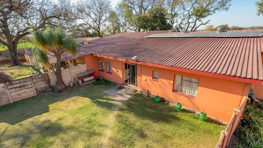 4 Bedroom Property for Sale in De Kroon A H North West